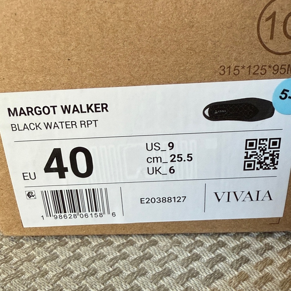 Black Women's Flats - Picture 7 of 8